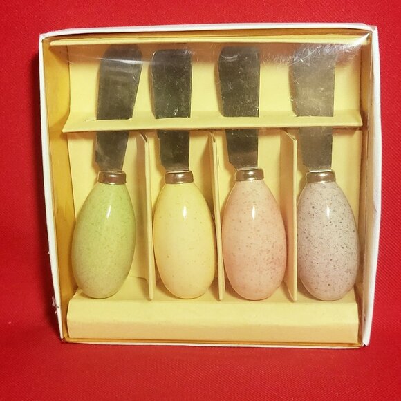 Ceramic Polka Dot Egg Spreaders Appetizer Knife Set of 4 - Picture 1 of 8